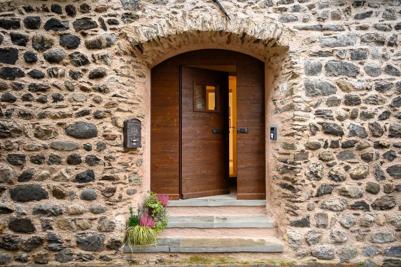 Old Town Apartments Tirano 0*,