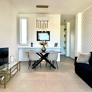  Apartment Via Dante Luxury Italy
