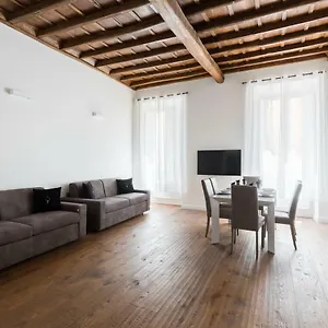 A World Aparts - 104 Frattina Apartamento Roma